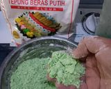 Foto langkah ke 2 dari resep Kue putu dengan cetakan.