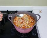 Hình bước làm 4 của món Canh kim chi giá tương 김치콩나물국