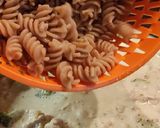 Brokkolis-mascarponés csirkemell, teljes kiőrlésű tésztával 🥦 recept fázis 3 fotója