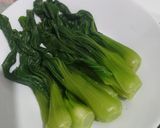 Foto langkah ke 2 dari resep Pakcoy Cah Bawang Putih.