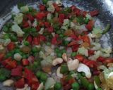 A picture of step 1 of Hariyali pulao.