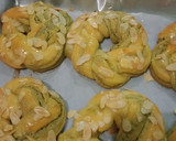 Foto langkah ke 10 dari resep Matcha Streusel Bread.