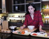 Foto langkah ke 1 dari resep Fu Yung Hai: Rasa Restoran Ga Pakai Ribet Buatnya.