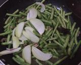 Foto langkah ke 2 dari resep Tumis Baby Buncis Singapore.