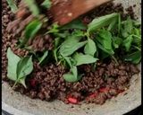 Foto langkah ke 4 dari resep Thai beef basil kayak di resto.