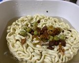 韓式炸醬泡麵(微波爐料理)的食譜步驟1照片