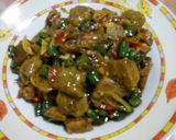 Foto langkah ke 6 dari resep Tumis bakso Lombok ijo.