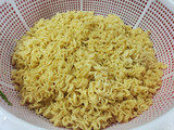 Mì gói xào thịt bò