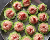 A picture of step 1 of Steam Bitter Melon with Pork.