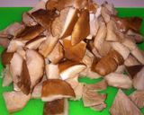 Foto del paso 1 de la receta Setas de cardo con patatas