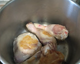 Foto del paso 2 de la receta: Pollo con patatas en la olla exprés a mi manera