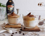 Foto del paso 2 de la receta: Dalgona coffee con Baileys | Café cremoso en tendencia