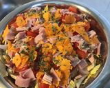 Une image de l'étape 6 de Salade castelfranco aux tomates oignon rose jambon blanc et leicester.