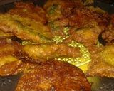 A picture of step 4 of Potato, brinjal and green chilli Fritters.