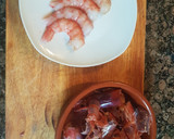 Foto del paso 1 de la receta: Fideos con calamar y gambas rojas