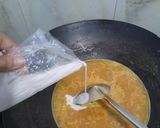 Foto langkah ke 4 dari resep Gulai Kuning Daun Singkong.