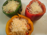 Pimientos tricolor rellenos de atún y verduras sin horno