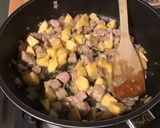 Une image de l'étape 11 de Sauté de porc aux pommes de terre et coing.