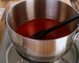 A picture of step 4 of Creamy Strawberry Milk Jelly Pudding.