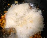 Foto langkah ke 3 dari resep Bihun Jagung Goreng.