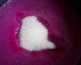 Foto langkah ke 1 dari resep Puding Buah Naga Lapis Susu.