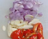 Foto langkah ke 3 dari resep Tumis kangkung seafood.