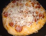 Foto langkah ke 8 dari resep Pizza sosis teflon sederhana sekali..