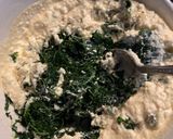 Foto del passaggio 2 della ricetta Spanakopita spinaci feta ed olive