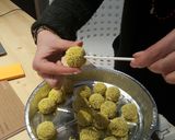 Foto del passaggio 8 della ricetta CheeseCake-pops dell'8 marzo