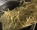 Foto langkah ke 1 dari resep 34. Mie Kuning Goreng.