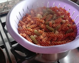 Foto del paso 1 de la receta: Ensalada de pasta y gambas al pilpil