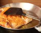 Foto del paso 2 de la receta: Pechuga de pavo al horno