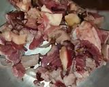 A picture of step 8 of Baked potato wedges served with beef.