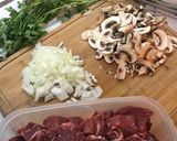 Foto del paso 1 de la receta: Carne a la cerveza y bolita de pan