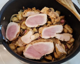 Foto del paso 5 de la receta: Pollo guisado con berenjena, champiñones y taquitos de jamón