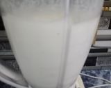 A picture of step 1 of Traditional malai wali sweet lassi.