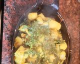 A picture of step 7 of Aloo palak.