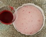 Foto del passaggio 8 della ricetta Cheesecake ai frutti di bosco senza cottura
