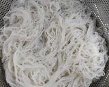 Hình bước làm 1 của món Bún gạo xào chay