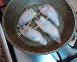 Foto del paso 7 de la receta: Chipirones frescos rellenos en salsa de cebolla y tikka curry