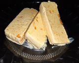 A picture of step 2 of Creamy mango cheese cake slices.