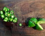Foto del paso 1 de la receta: Salsa de Soya con Chiles Toreados