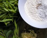 Foto langkah ke 1 dari resep Buncis Krispi Telur Asin.