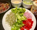 Une image de l'étape 3 de Barquitas au bœuf haché, purée d’avocat et graines germées.