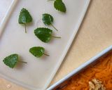 Foto del paso 2 de la receta: Queso Halloumi grillado, sobre colchón de zanahoria con nueces, menta y aceitunas Kalamata 🧀🫒🥕🌱