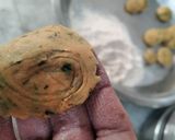 A picture of step 6 of Crispy Layered Methi Puri.