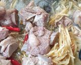 รูปขั้นตอนการทำที่ 2 ของ ผัดเต้าเจี้ยวซี่โครงหมู