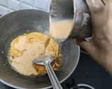 A picture of step 9 of Methi Matar Malai.