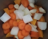 Foto del paso 1 de la receta: Sopa de calabaza y nabos con repollo