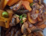 A picture of step 5 of Chilli Mushrooms & Bell Peppers 😁.